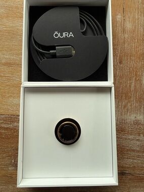 Oura Ring Gen 3, Gold- with USB Cable charger